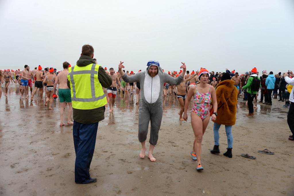 ../Images/Nieuwjaarsduik Nederzandt 2020 070.jpg